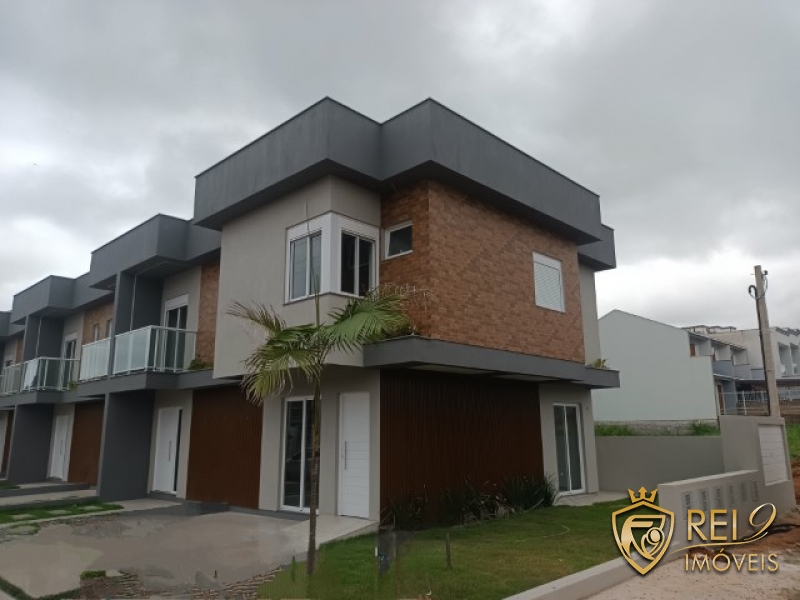 Sobrado 03 Dorm. 1 Suíte a 1 quadra da AV. Benjamim