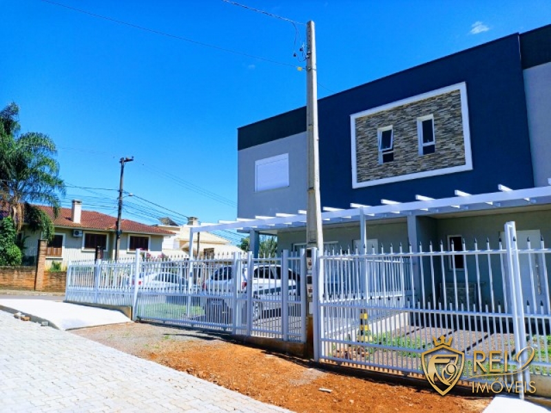 Sobrado 03 Dorm. 1 Suíte c/Lareira e Pátio  Universitário 