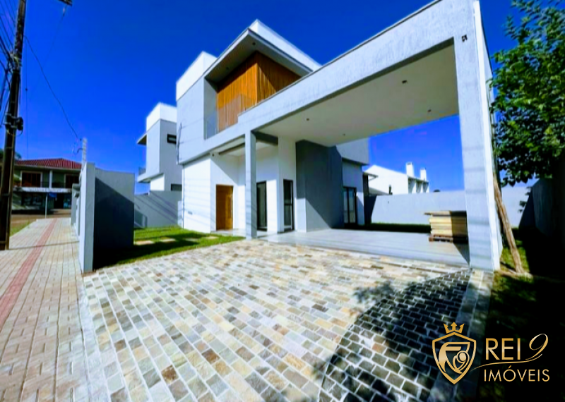 Sobrado  03 Dorm. c/01 Suíte Resid. AREZZO