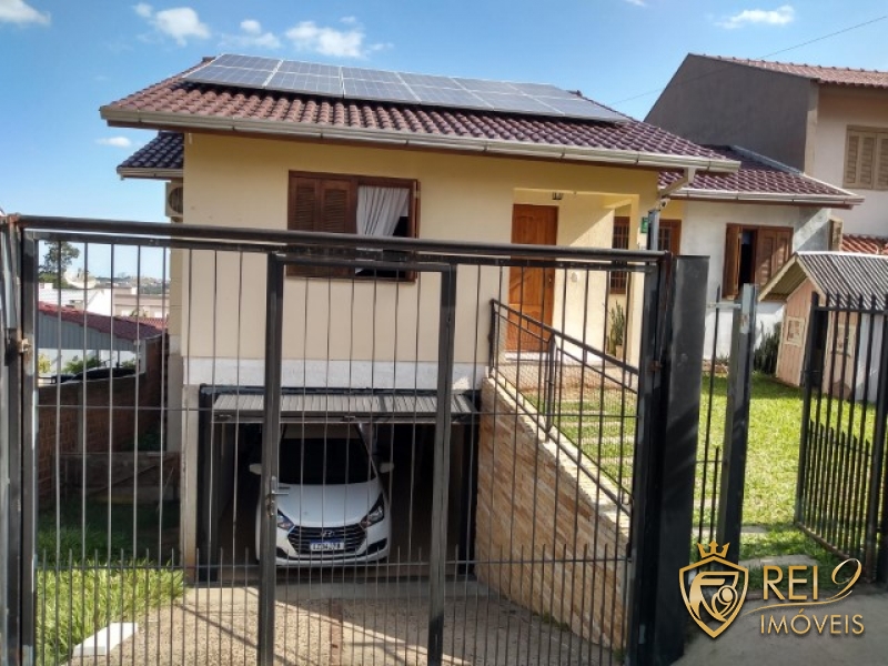 Casa 4 dorm. c/ Piscina