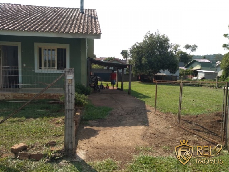 Casa 2 Dorm. com + um Terreno ao lado